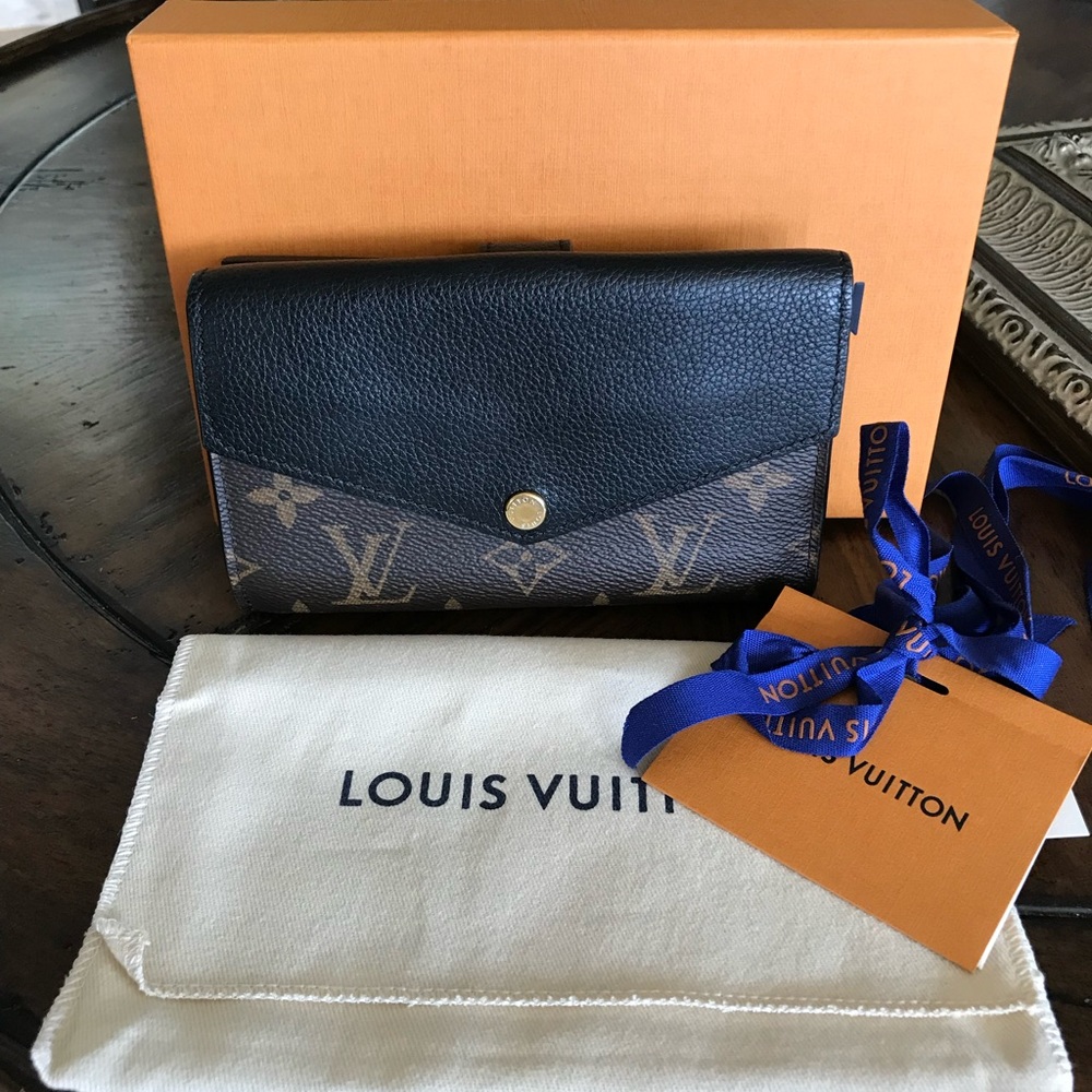 Exquisite Louis Vuitton Pallas Noir Compact  Wallet - Picture 3 of 16